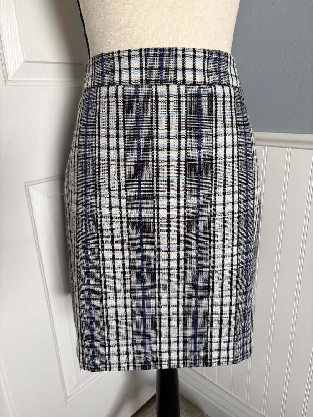 Nine West Blue and Black Plaid Tailored Lined Mini Skirt